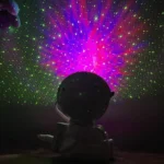 zvaigzdziu-projektorius-astronautas