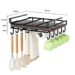 pakabinama-lentynele-po-spintele-su-kabliukais-juoda