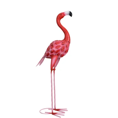 sodo-dekoracija-stovintis-flamingas