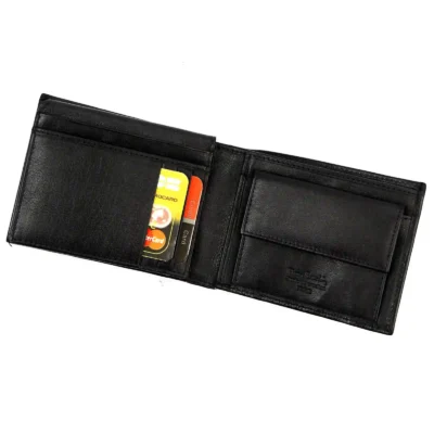 naturalios-odos-vyriska-pinigine-pierre-cardin-sahara-tilak03-8806