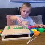 medinis-edukacinis-zaidimas-vaikams-darzo-tema-su-atminties-zaidimu