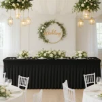 tamprus-uzvalkalas-banketiniam-stalui-su-klostemis-juodas-180x76-cm