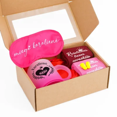 dovanu-rinkinys-mamai-su-puodeliu-miego-kauke-ir-kojinemis