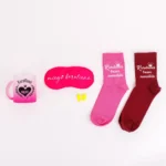 dovanu-rinkinys-mamai-su-puodeliu-miego-kauke-ir-kojinemis