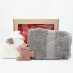 dovanu-rinkinys-mamai-poilsiui-su-ranksluosciu-ir-vonios-aksesuarais
