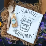 dovanu-rinkinys-mamai-su-prijuoste-ir-saukstu