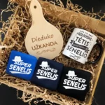 dovanu-rinkinys-seneliui-super-senelis-su-kojinemis-ir-puodeliu