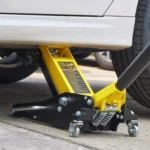 zemo-profilio-hidraulinis-domkratas-automobiliui-15-t-80-365-mm