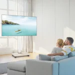 mobilus-pasukamas-tv-stovas-su-ratukais-ir-lentyna-32-70-coliu-televizoriams-iki-45-kg