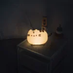 pusheen-silikonine-naktine-lempa-vaikams-su-laikmaciu